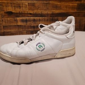 Vintage Reebok Classics leather tennis shoes size 11